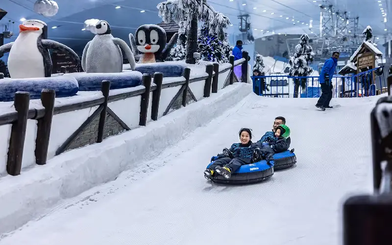 Sky Dubai Indoor Skiing